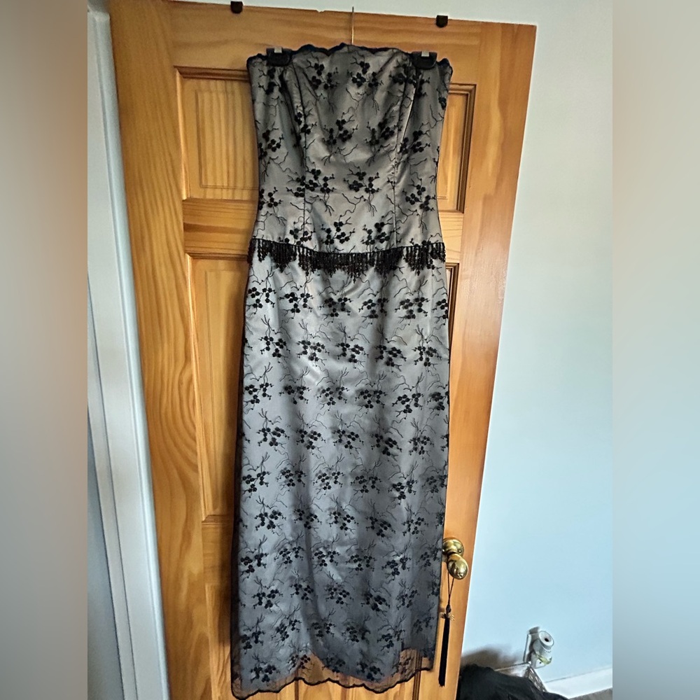 Strapless cocktail lace dress